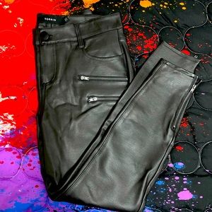 Black leather ankle jeans